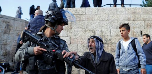 Israeli police disperse Palestinian protesters in Jerusalem's Old City