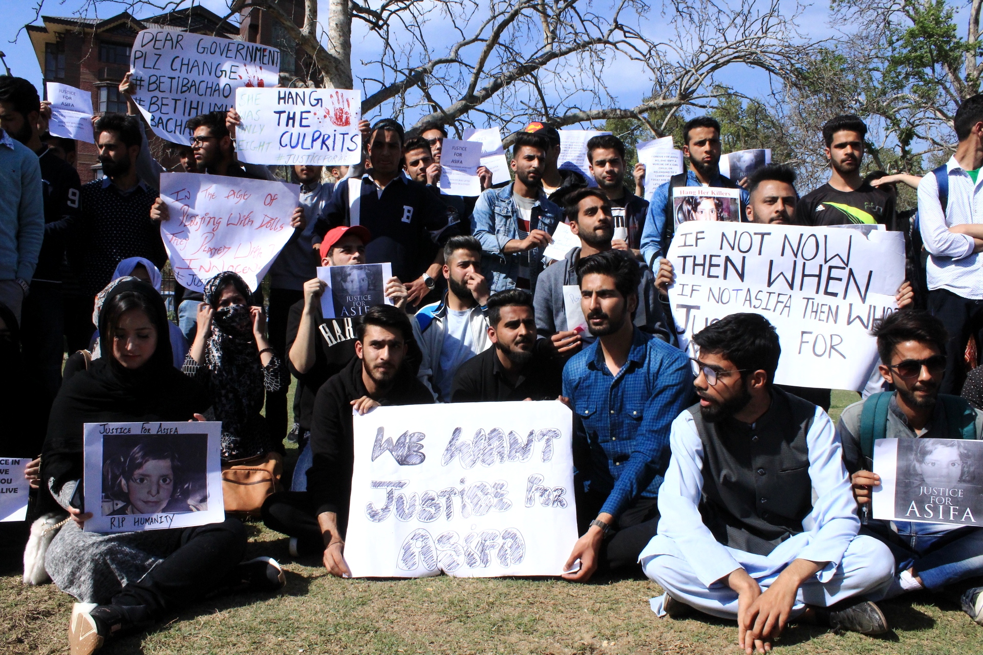 Protestors in Kashmir