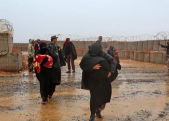 Women with children in Syria's Rukban camp