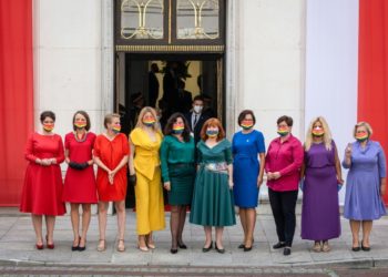 Opposition leaders wearing rainbow colors to make a statement at Duda's swearing-in ceremony.