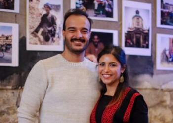 Egyptian journalist Solafa Magdy (R) and her photojournalist husband Hossam El-Sayed